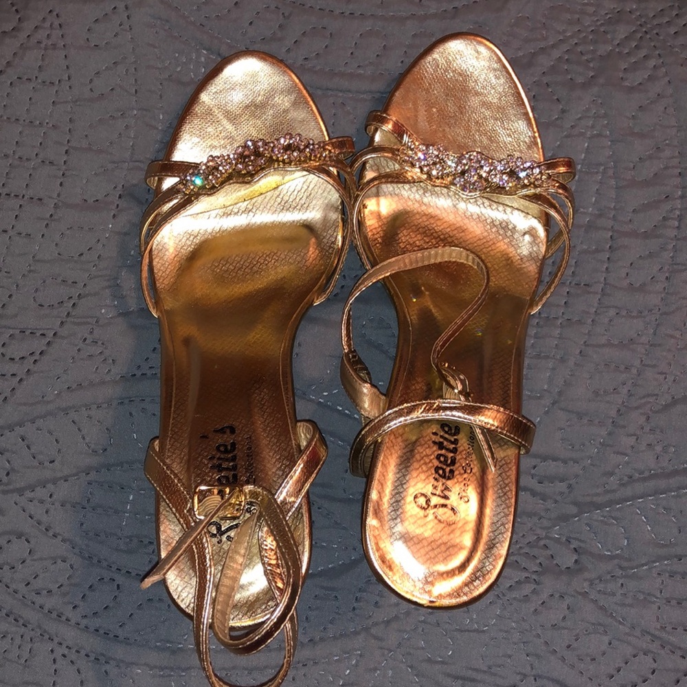Women’s gold heels, size 9 1/2